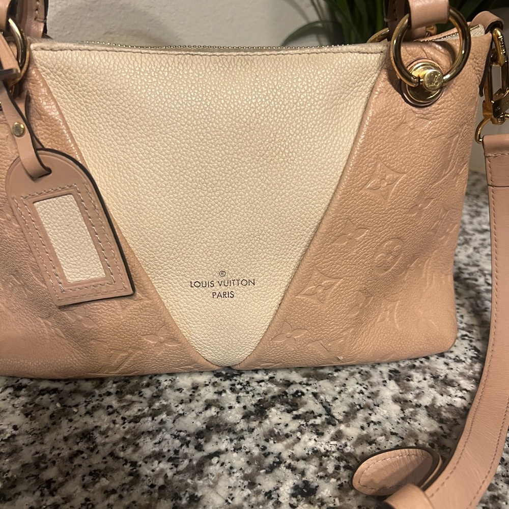 Louis Vuitton V Tote BB Empreinte - Picture 2 of 16